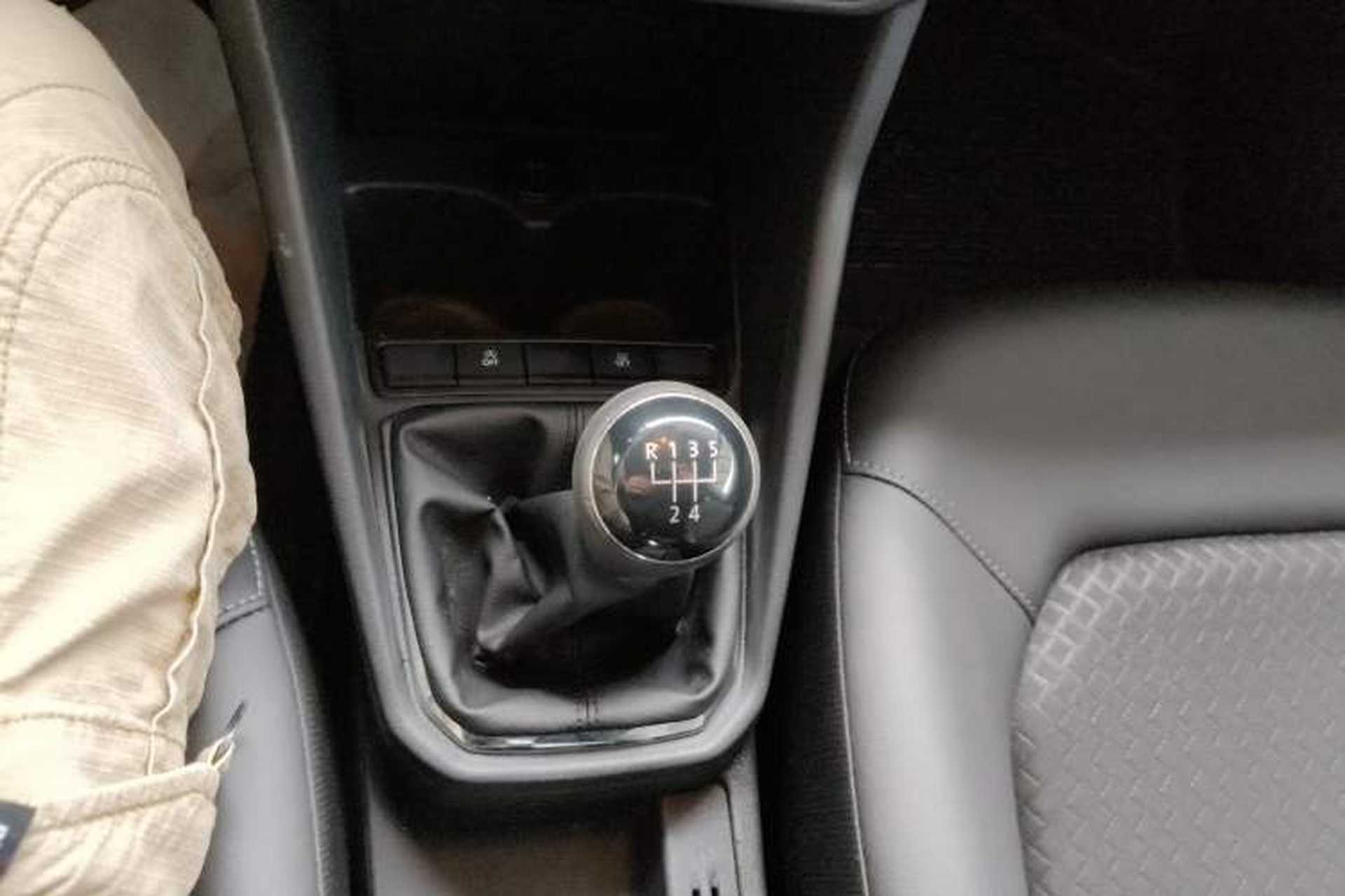Used Jetta VA3 2019 1.5L Manual Enjoyment Edition Gear Lever