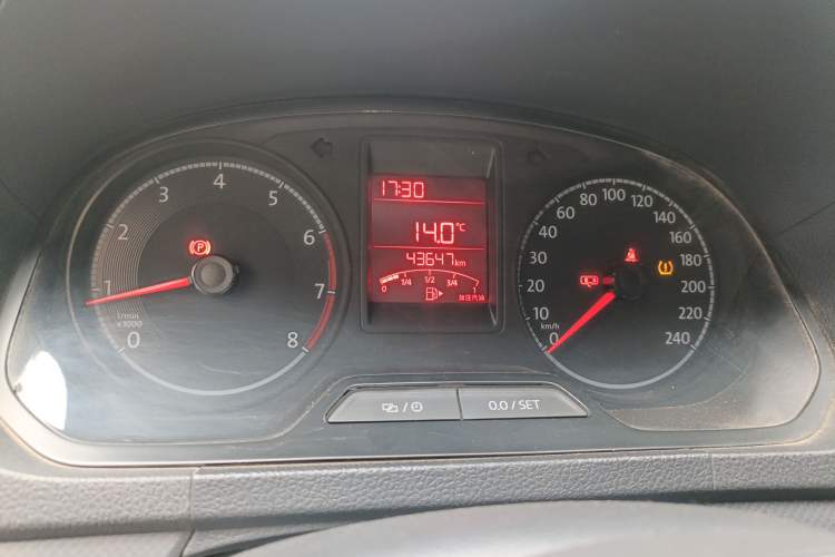 Used Jetta VA3 2021 1.5L Manual Entry-Level Version Odometer Close Up