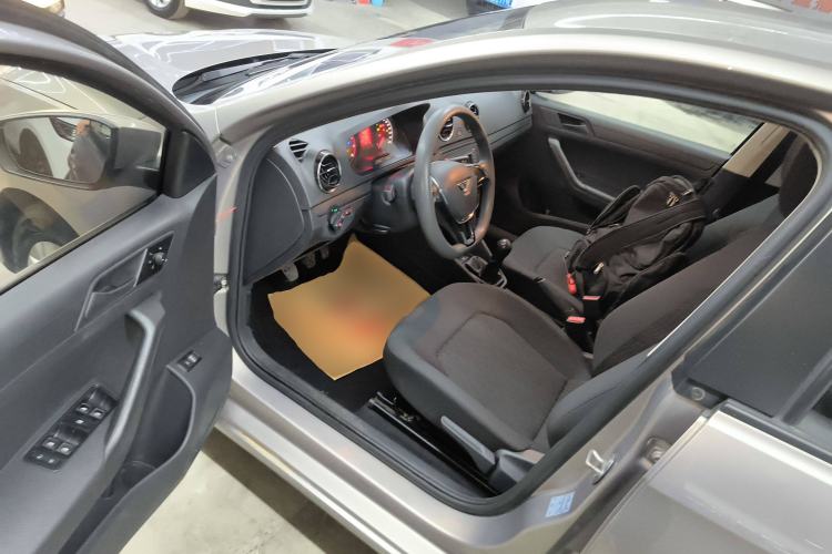 Used Jetta VA3 2019 1.5L Manual Entry-Level Version Interior 3