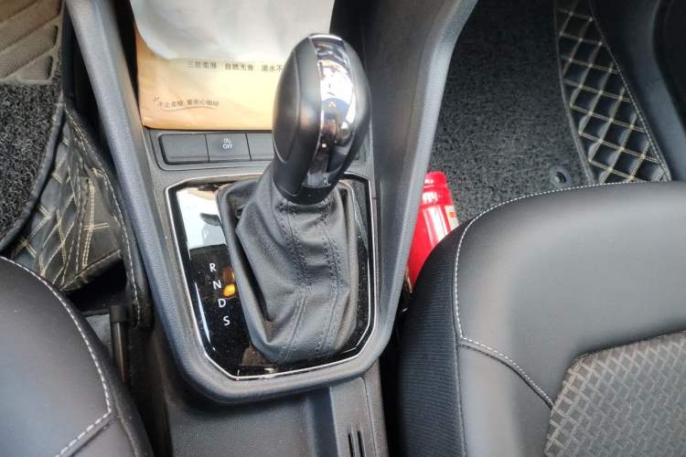 Used Jetta VA3 2019 1.5L Automatic Enjoyment Edition Gear Lever