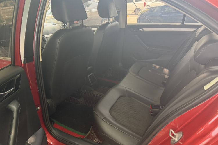 Used Jetta VA3 2019 1.5L Automatic Enjoyment Edition Interior 5