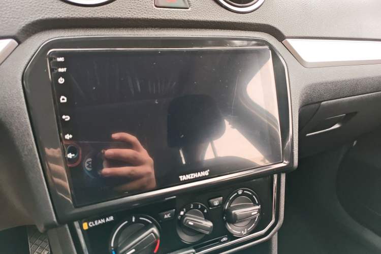 Used Jetta VA3 2019 1.5L Automatic Enjoyment Edition Audio And AC Panel