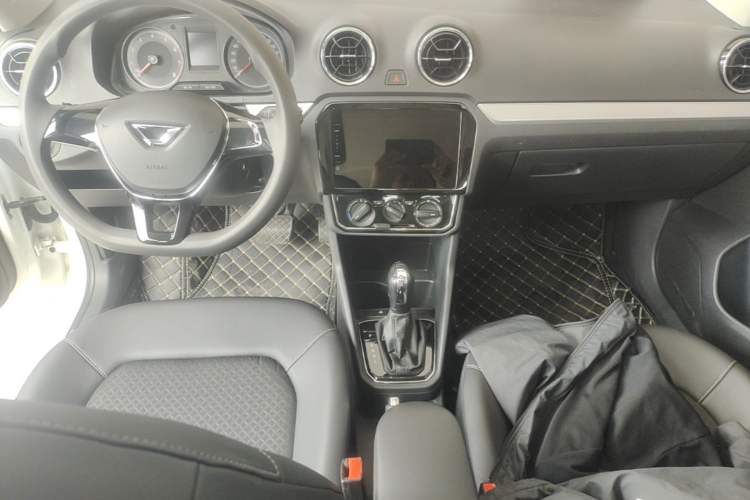 Used Jetta VA3 2019 1.5L Automatic Enjoyment Edition Center Console