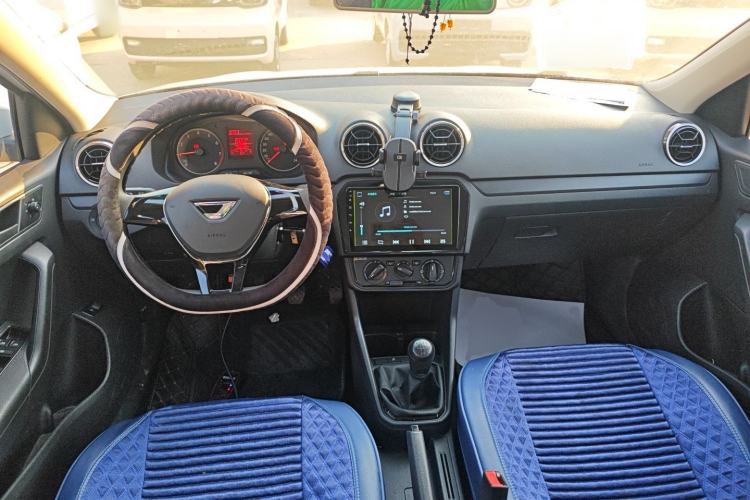 Used Jetta VA3 2019 1.5L Manual Entry-Level Version Center Console