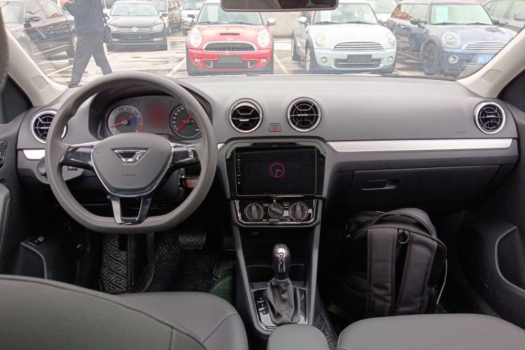 Used Jetta VA3 2019 1.5L Automatic Enjoyment Edition Center Console