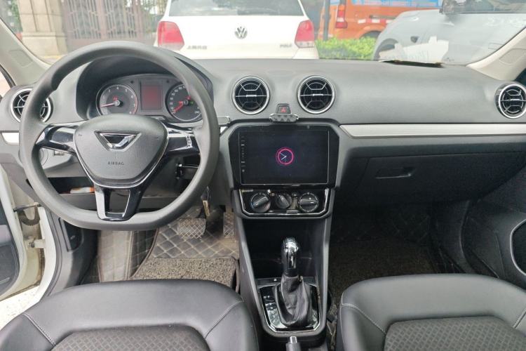 Used Jetta VA3 2019 1.5L Automatic Enjoyment Edition Center Console