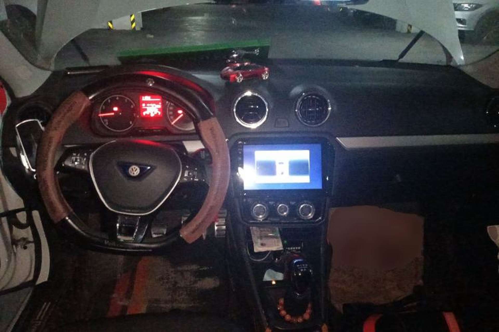 Used Jetta VA3 2019 1.5L Manual Enjoyment Edition Center Console