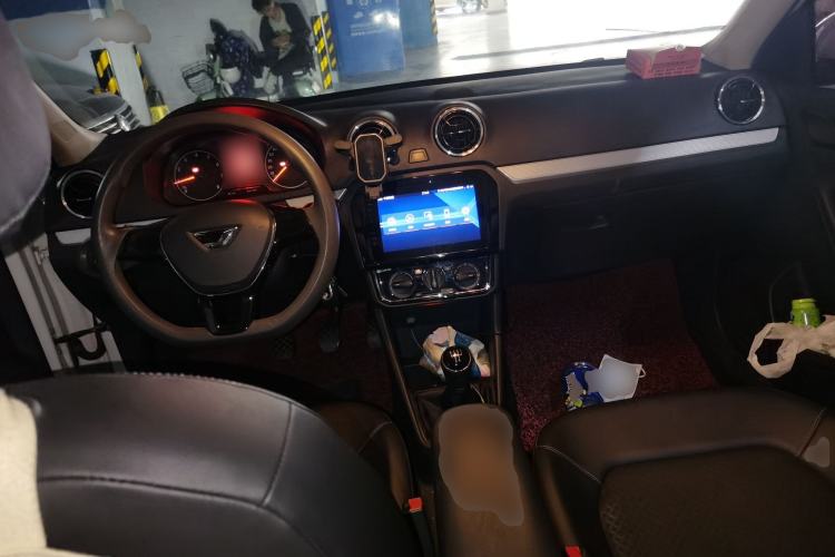 Used Jetta VA3 2019 1.5L Manual Enjoyment Edition Center Console