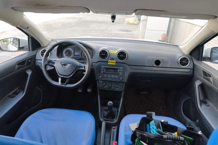 Used Jetta VA3 2019 1.5L Manual Entry-Level Version Center Console