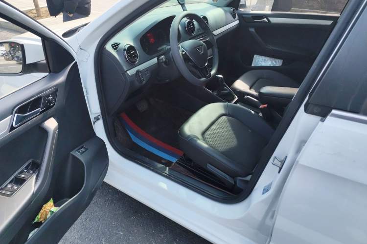 Used Jetta VA3 2019 1.5L Automatic Enjoyment Edition Driver Seat