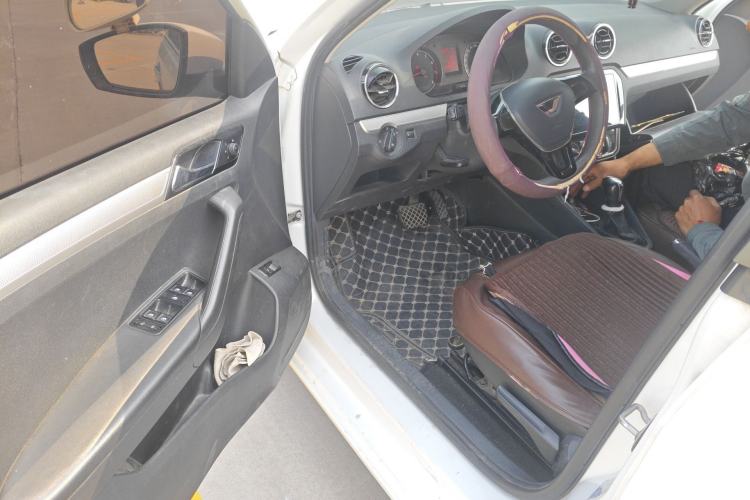Used Jetta VA3 2019 1.5L Automatic Enjoyment Edition Driver Seat