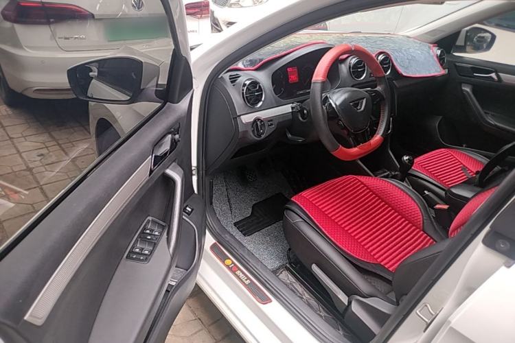 Used Jetta VA3 2019 1.5L Manual Enjoyment Edition Driver Seat