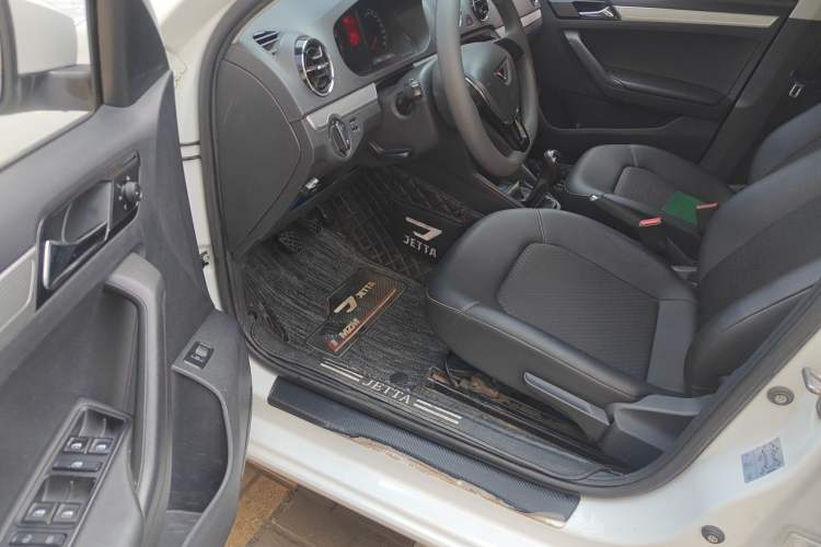 Used Jetta VA3 2019 1.5L Manual Enjoyment Edition Driver Seat
