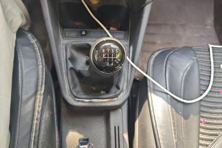 Used Jetta VA3 2019 1.5L Manual Enjoyment Edition Gear Lever