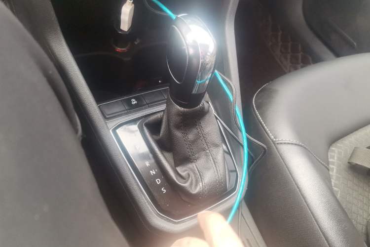 Used Jetta VA3 2019 1.5L Automatic Enjoyment Edition Gear Lever