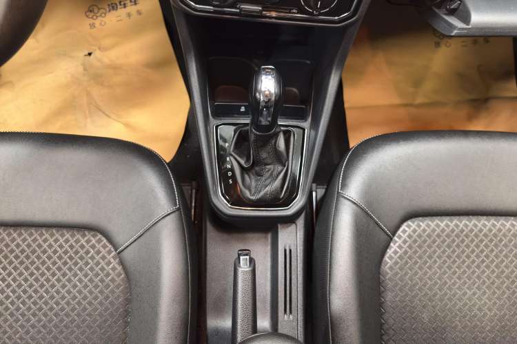 Used Jetta VA3 2019 1.5L Automatic Enjoyment Edition Gear Lever