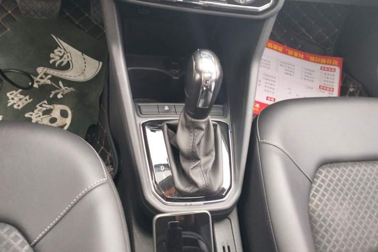 Used Jetta VA3 2019 1.5L Automatic Enjoyment Edition Gear Lever