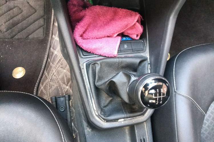 Used Jetta VA3 2019 1.5L Manual Enjoyment Edition Gear Lever