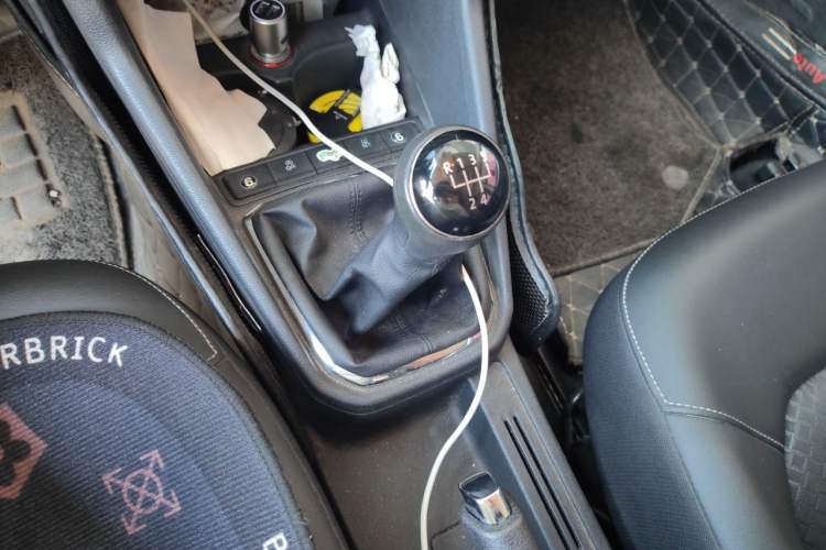 Used Jetta VA3 2019 1.5L Manual Enjoyment Edition Gear Lever