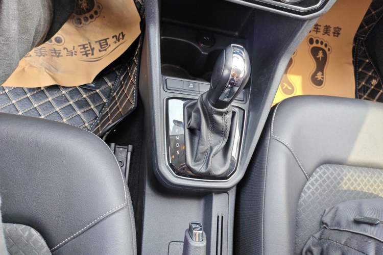 Used Jetta VA3 2019 1.5L Automatic Enjoyment Edition Gear Lever