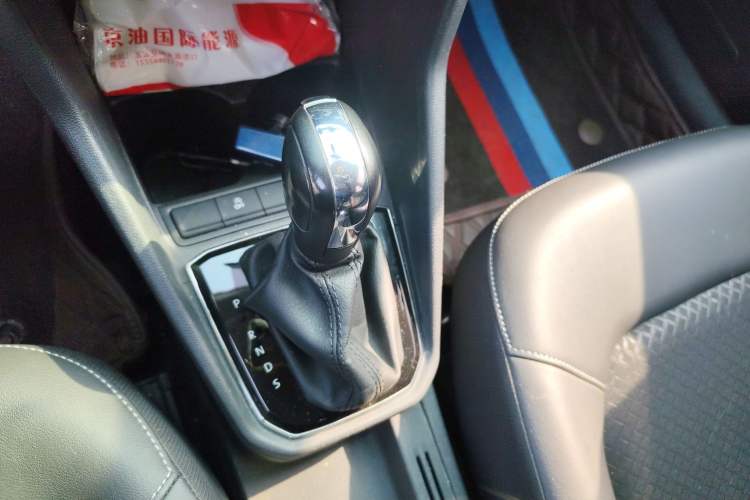 Used Jetta VA3 2019 1.5L Automatic Enjoyment Edition Gear Lever