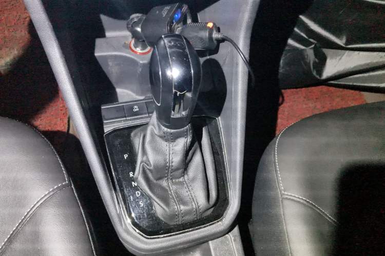 Used Jetta VA3 2019 1.5L Automatic Enjoyment Edition Gear Lever