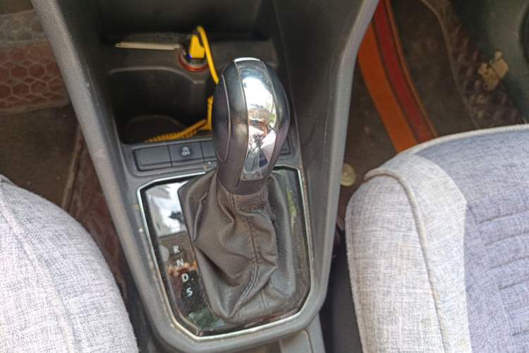Used Jetta VA3 2019 1.5L Automatic Enjoyment Edition Gear Lever