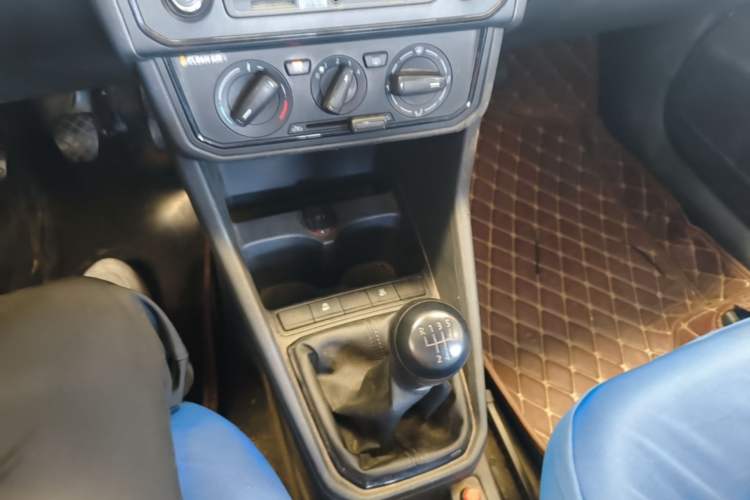 Used Jetta VA3 2019 1.5L Manual Entry-Level Version Gear Lever