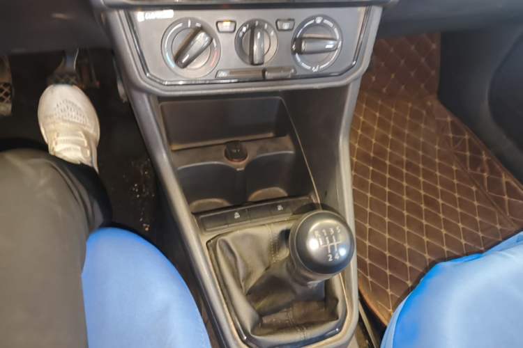 Used Jetta VA3 2019 1.5L Manual Entry-Level Version Gear Lever