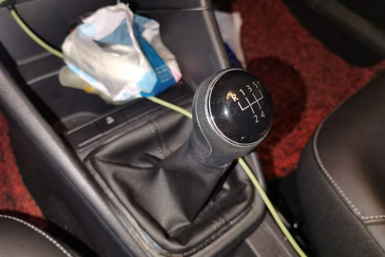 Used Jetta VA3 2019 1.5L Manual Enjoyment Edition Gear Lever