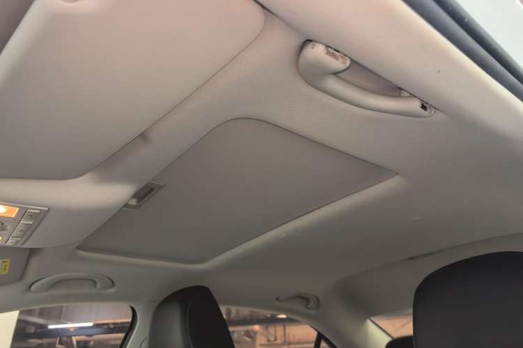 Used Jetta VA3 2019 1.5L Automatic Enjoyment Edition Headliner