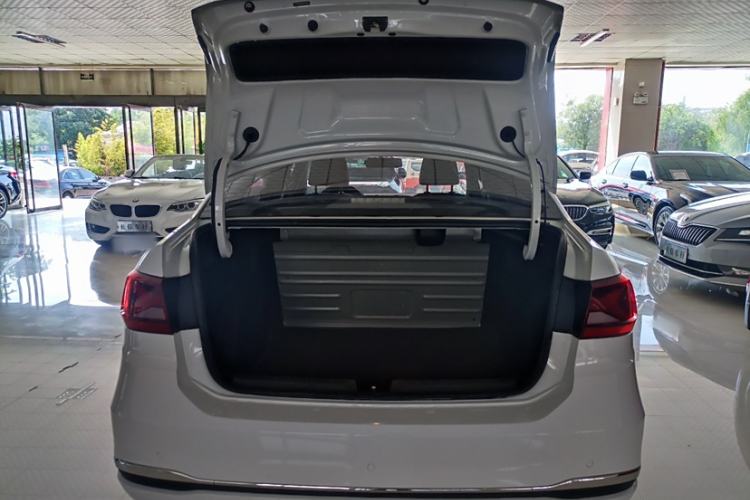 Used Jetta VA3 2019 1.5L Automatic Enjoyment Edition Interior 15