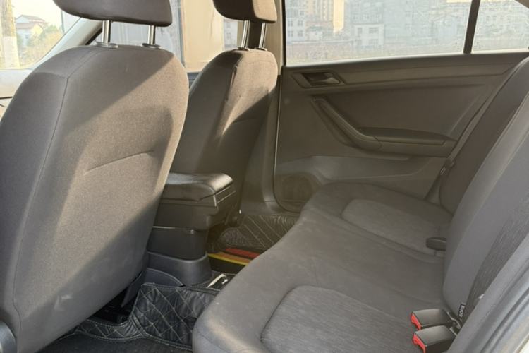 Used Jetta VA3 2019 1.5L Manual Entry-Level Version Interior 3
