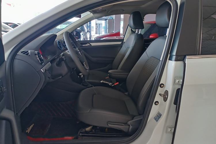 Used Jetta VA3 2019 1.5L Automatic Enjoyment Edition Interior 8