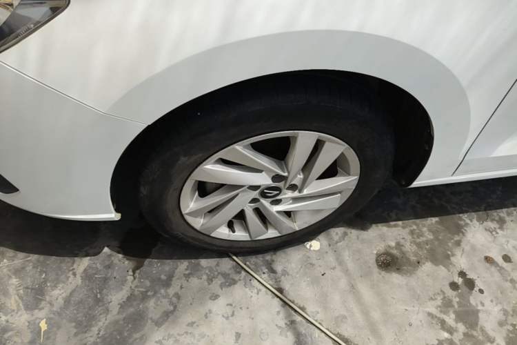Used Jetta VA3 2019 1.5L Automatic Enjoyment Edition Left Front Wheel Hub