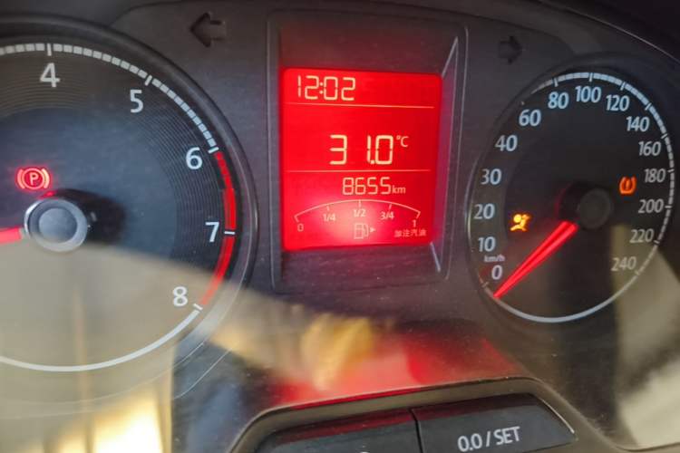 Used Jetta VA3 2019 1.5L Manual Entry-Level Version Odometer Close Up