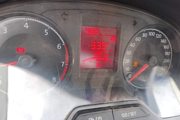 Used Jetta VA3 2019 1.5L Manual Entry-Level Version Odometer Close Up