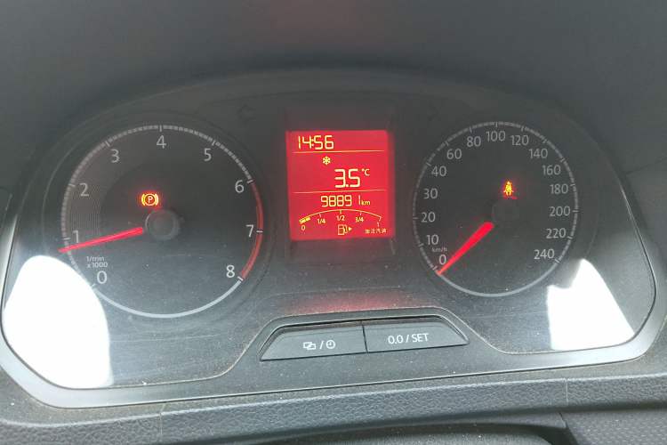 Used Jetta VA3 2019 1.5L Manual Entry-Level Version Odometer Close Up