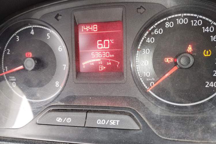 Used Jetta VA3 2019 1.5L Manual Entry-Level Version Odometer Close Up