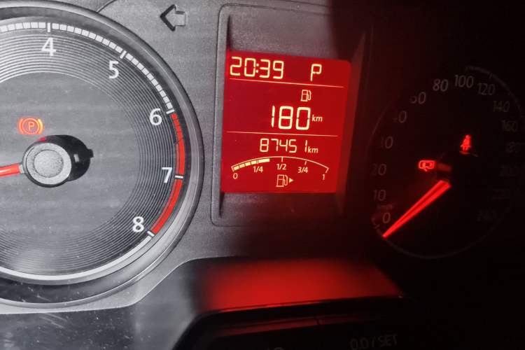 Used Jetta VA3 2019 1.5L Automatic Enjoyment Edition Odometer Close Up