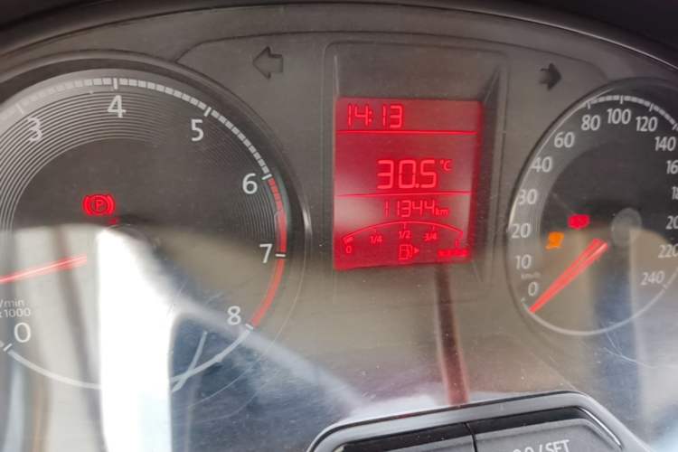 Used Jetta VA3 2019 1.5L Manual Entry-Level Version Odometer Close Up