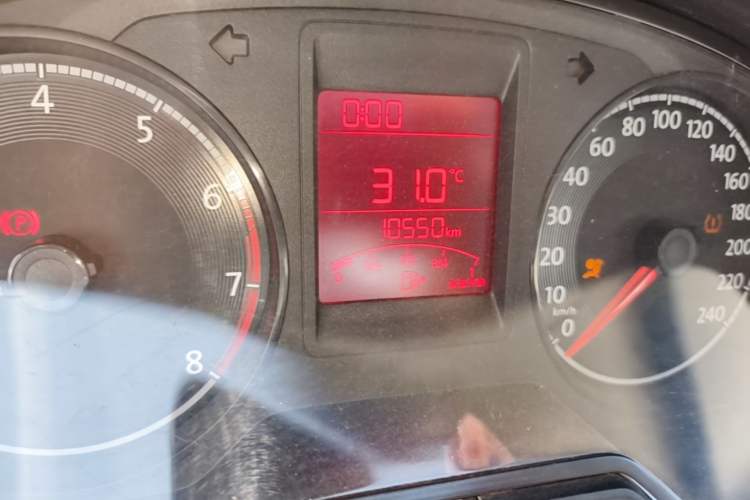 Used Jetta VA3 2019 1.5L Manual Entry-Level Version Odometer Close Up
