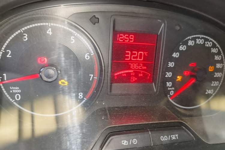 Used Jetta VA3 2019 1.5L Manual Entry-Level Version Odometer Close Up