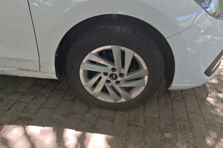 Used Jetta VA3 2019 1.5L Automatic Enjoyment Edition Right Front Wheel Hub