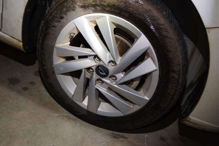 Used Jetta VA3 2019 1.5L Automatic Enjoyment Edition Right Front Wheel Hub