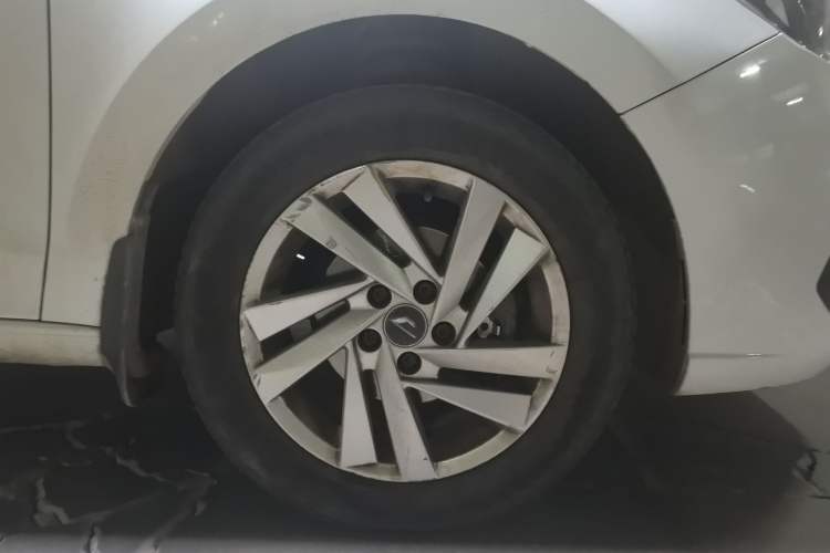 Used Jetta VA3 2019 1.5L Automatic Enjoyment Edition Right Front Wheel Hub