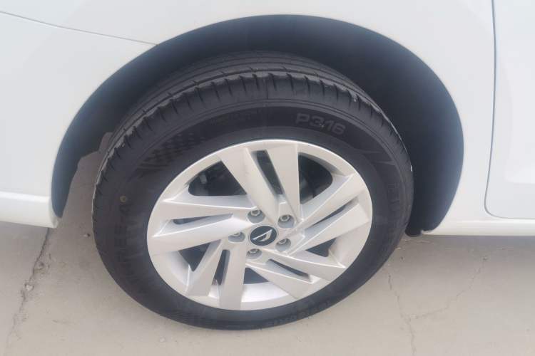 Used Jetta VA3 2019 1.5L Automatic Enjoyment Edition Right Rear Wheel Hub