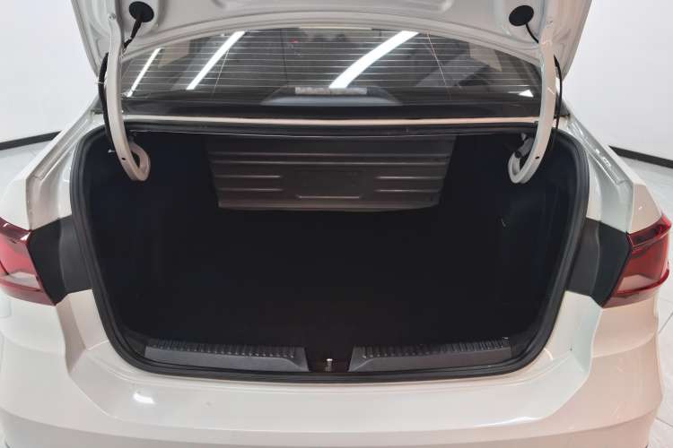 Used Jetta VA3 2019 1.5L Automatic Enjoyment Edition Trunk