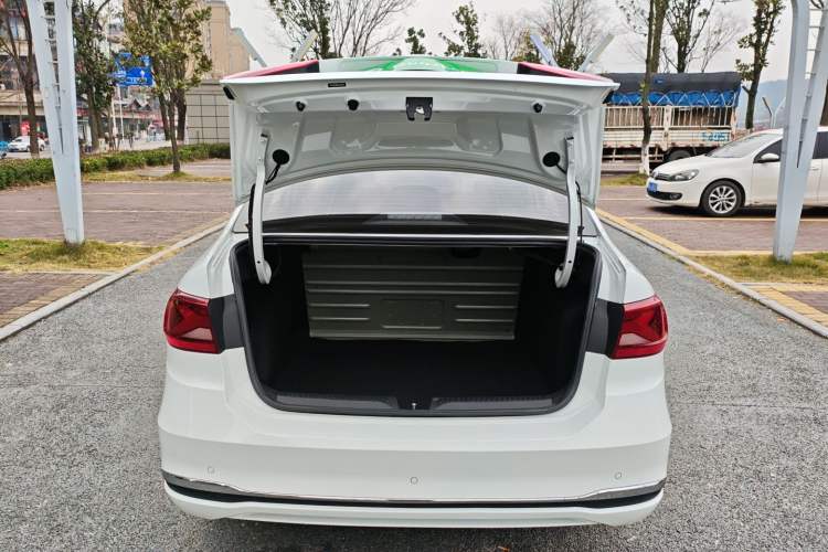 Used Jetta VA3 2019 1.5L Automatic Enjoyment Edition Trunk