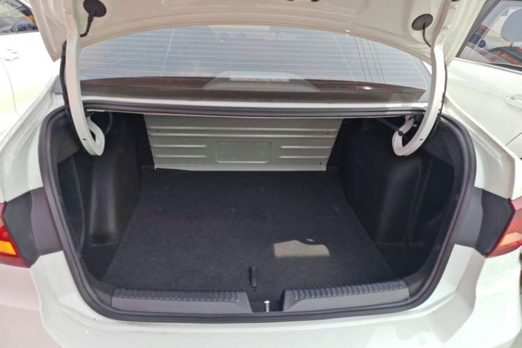 Used Jetta VA3 2019 1.5L Automatic Enjoyment Edition Trunk